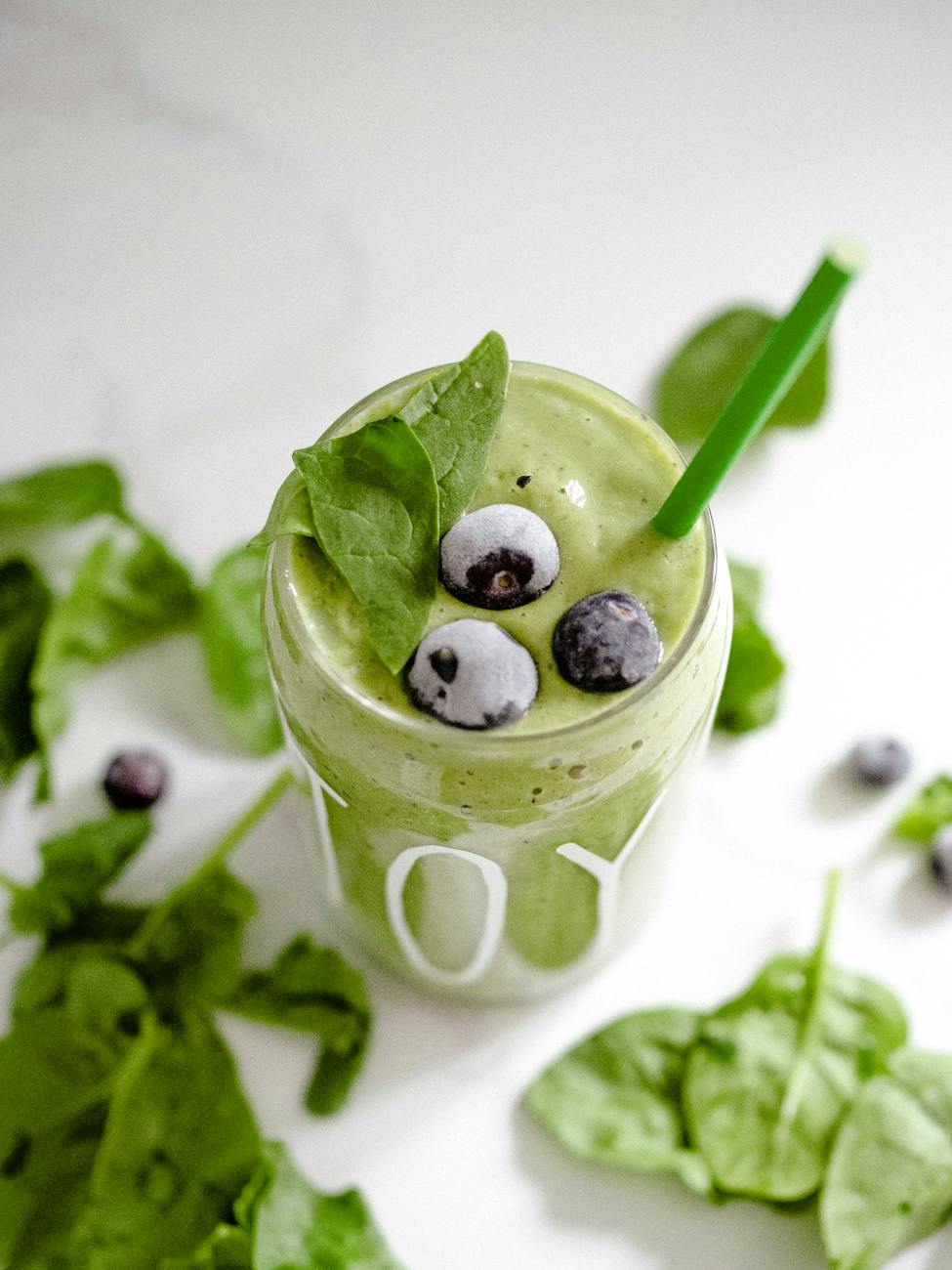 green smoothie with berries
