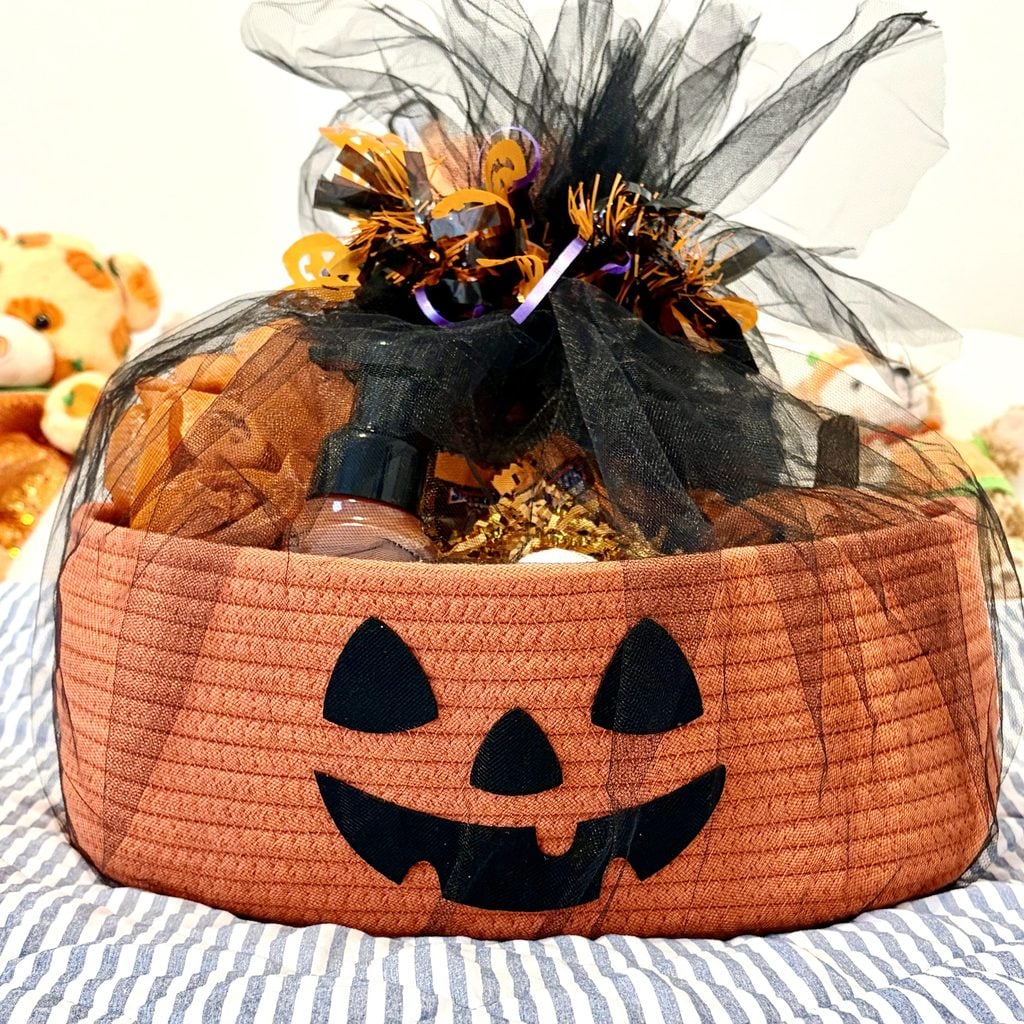 Boo Baskets ~ How to Make a Cozy Fall Gift for Your Teen